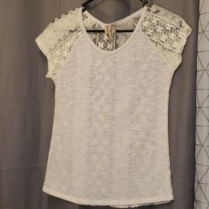 Buckle shirt with lace back